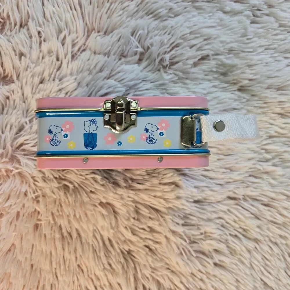 Peanuts Mini Tin Carrying Case Fabulous Girls Vintage 1999 Like New